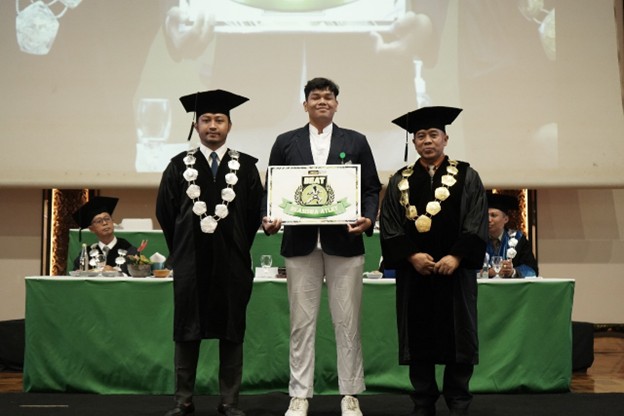 Penerima Beasiswa BEAT