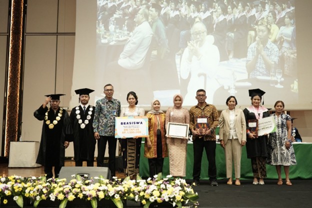 Penyerahan Beasiswa Internal