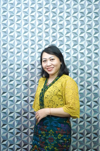 Dr. Bdn. Luh Putu Widiastini, S.SiT., M.Kes